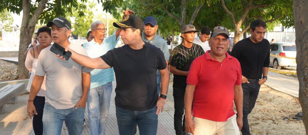 Alcalde Char revisó avances en las obras del parque en el barrio El Limón