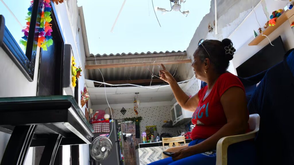 Soledad alista acciones de control ante casa impactada por un cilindro